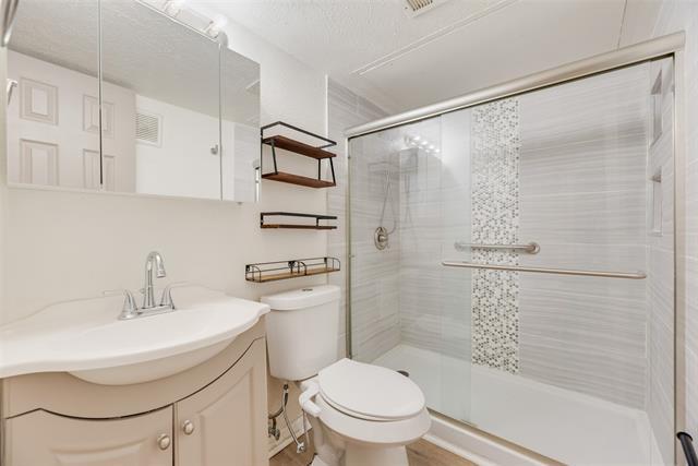 Building Photo - 2502 Tierra Dr