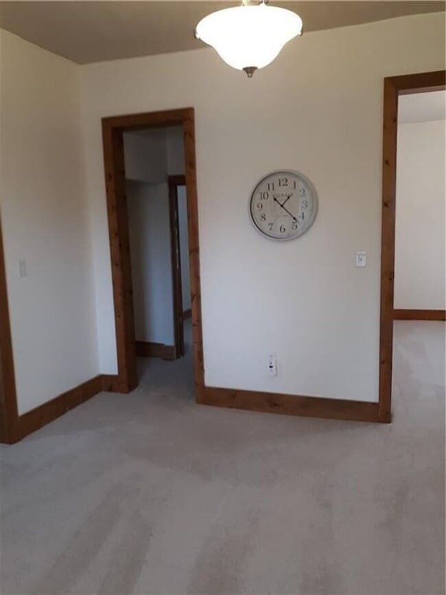 Building Photo - 2 bedroom 1 bath