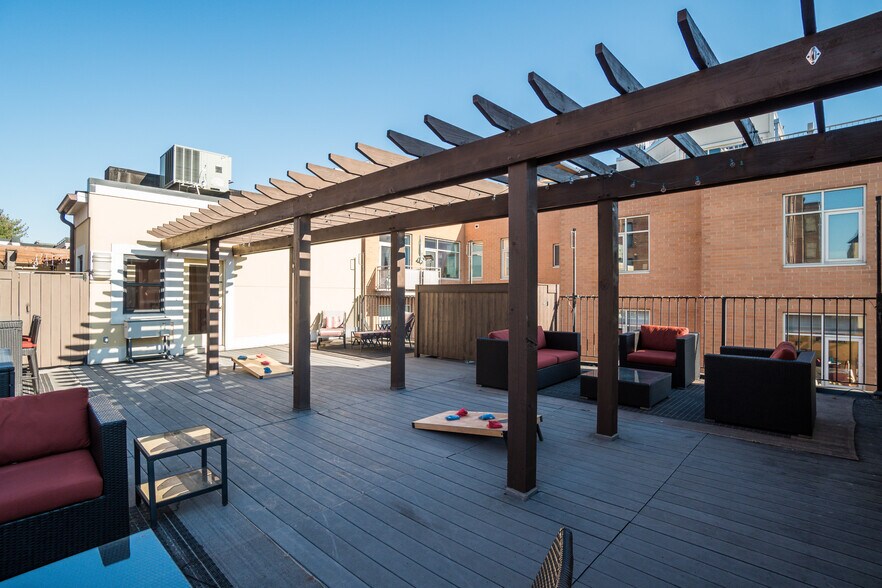 Expansive furnished roof deck - 1354 Euclid St NW