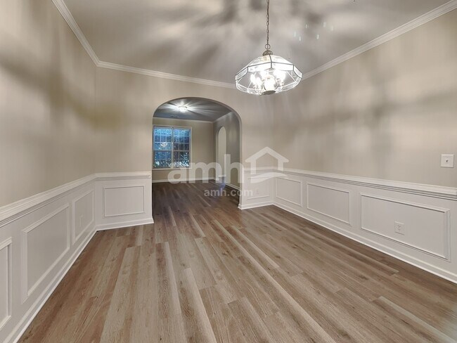 Building Photo - 1054 Falls Brooke Dr