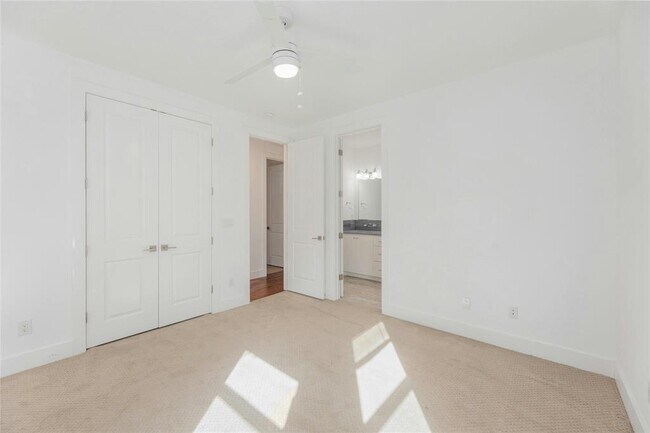 Building Photo - 1114 Walton Ln