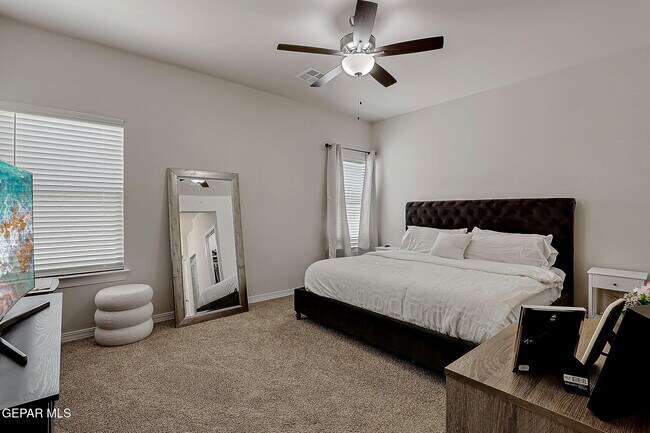 Building Photo - 532 Oakmont