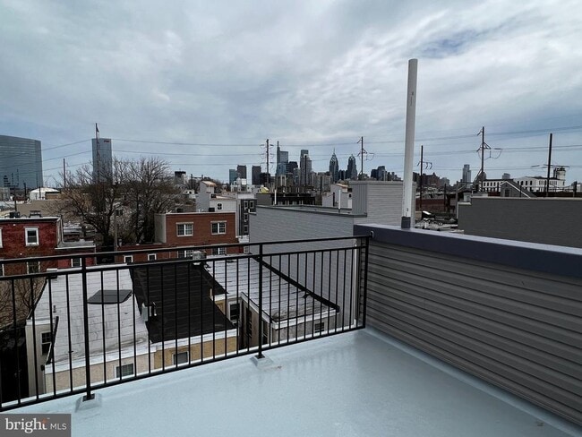 Building Photo - 2543 Manton St