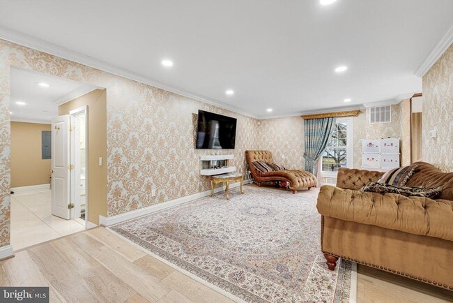 Building Photo - 10904 Gainsborough Rd