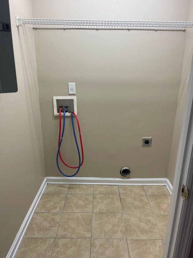 Building Photo - 24 Commons Court - 3/2 Duplex (NO SECTION ...