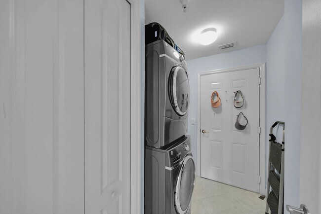 Building Photo - Serene Lakefront Living at Moody River Estates in NORTH FORT MYERS– Your Dream Home Awaits! 2BED+...