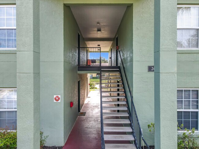 Building Photo - 2065 Dixie Belle Dr