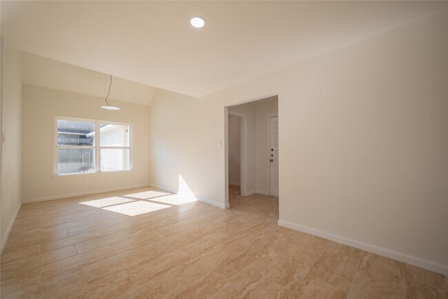 Building Photo - 1923 Big Horn Dr