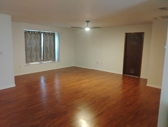 Building Photo - Beautiful Ocala Home