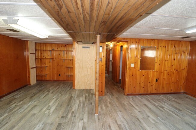Building Photo - Spacious Home for rent!