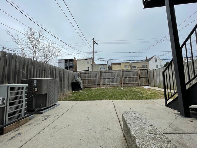 Building Photo - 1829 S Kedzie Ave