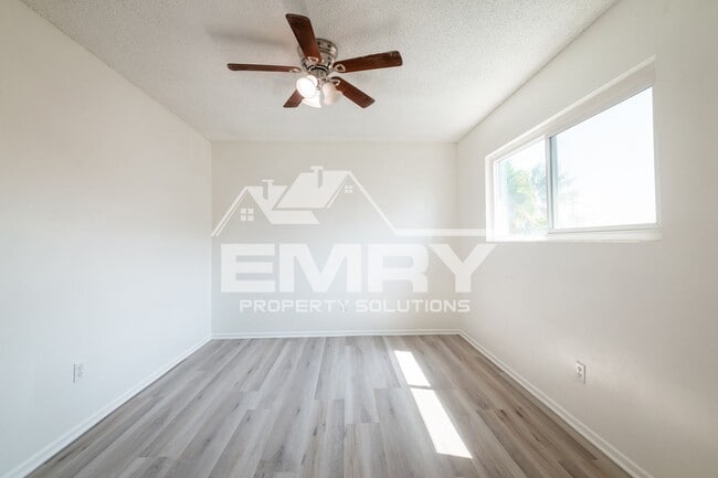 Building Photo - 3848 W 105th St