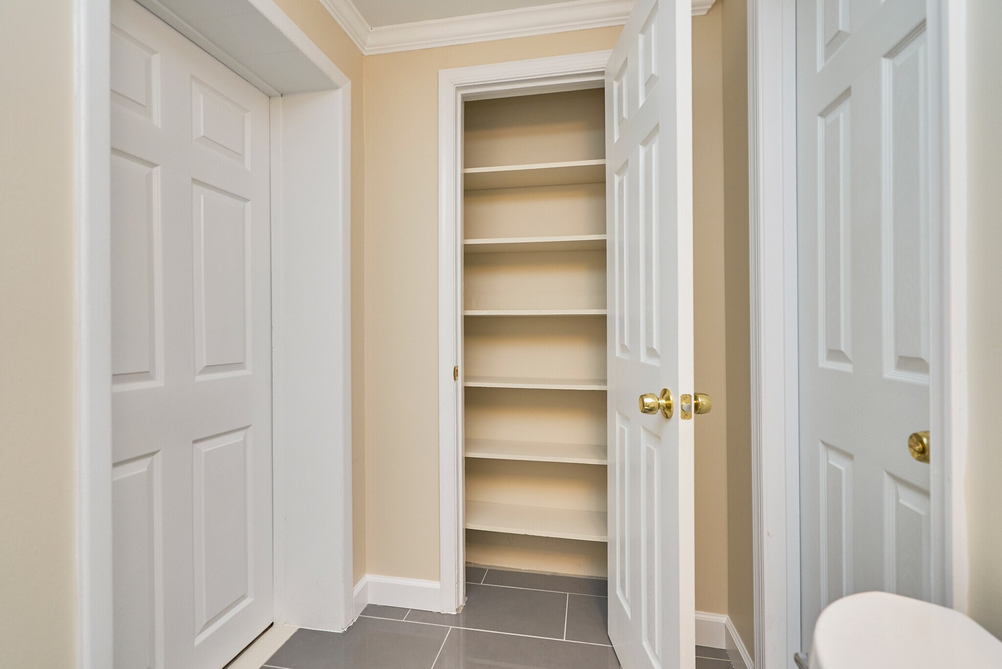 Building Photo - 805 23rd St S