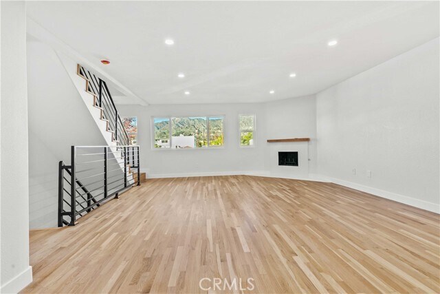 Building Photo - 552 Hahn Ave