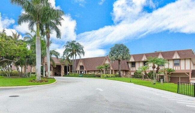 Building Photo - 7380 S Oriole Blvd