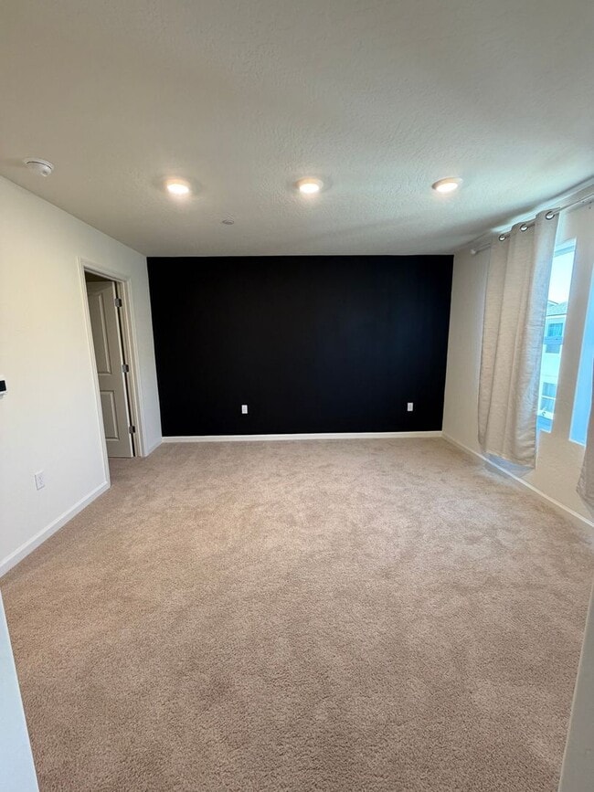 Building Photo - Beautiful New Home for rent in Tulare!