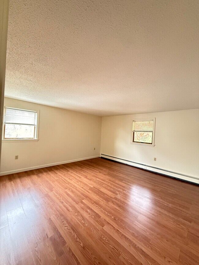 Building Photo - 826 State St