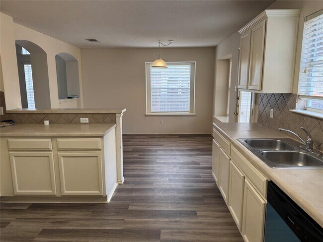 Building Photo - 501 Grey Feather Ct