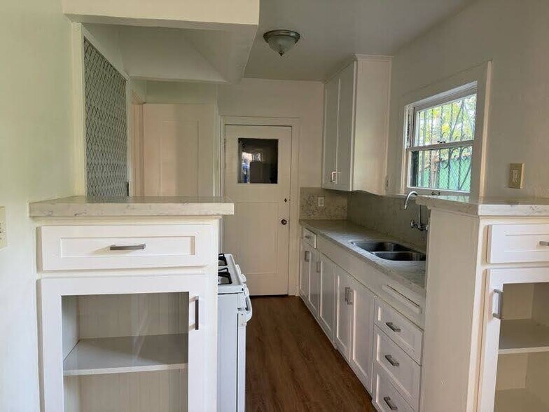 Building Photo - 1939 W Washington Blvd