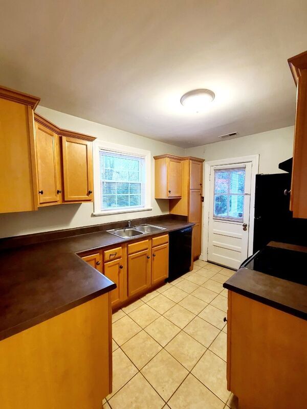 Building Photo - 3413 Monument Ave