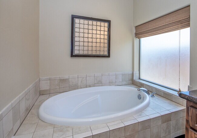 Building Photo - "Fully-Furnished 3-Bedroom, 2-Bathroom Home!"