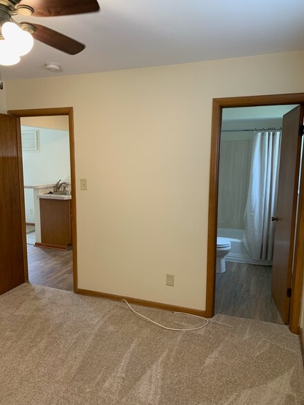 Bedroom - 5400 Beacon Hill Rd
