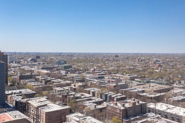 Building Photo - 1 bedroom in Chicago IL 60640