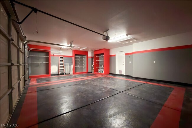 Building Photo - 443 Compo Ave