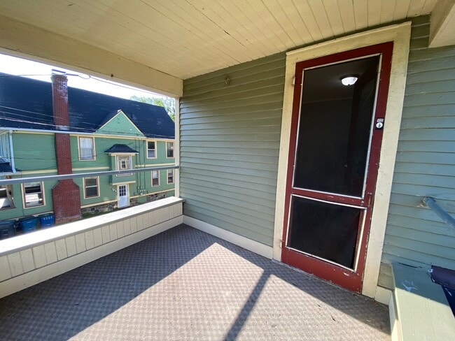 Building Photo - 931 W Lovell St