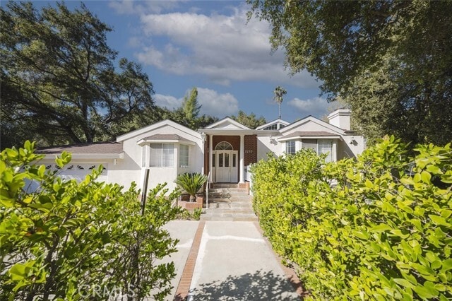 Building Photo - 2255 E Chevy Chase Dr