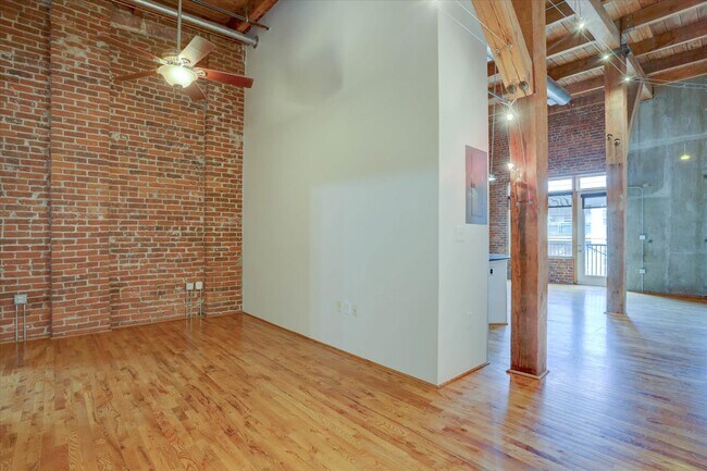 Building Photo - 2960 Inca St