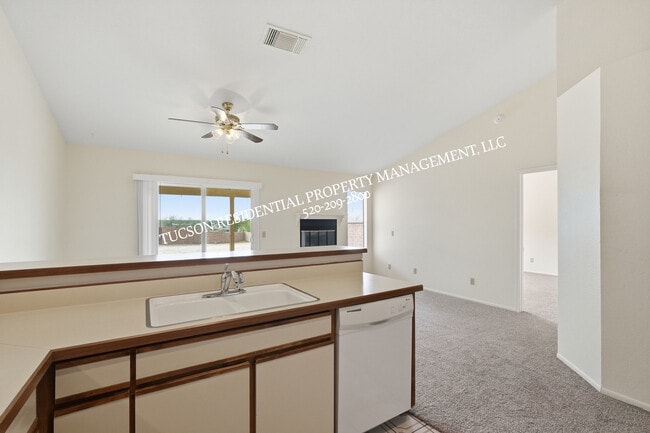 Building Photo - 9960 E Banister Dr