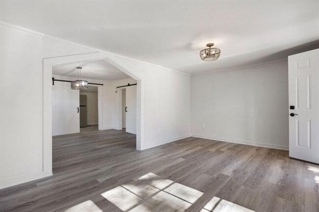 Building Photo - 24 E Iron Belt Rd SE