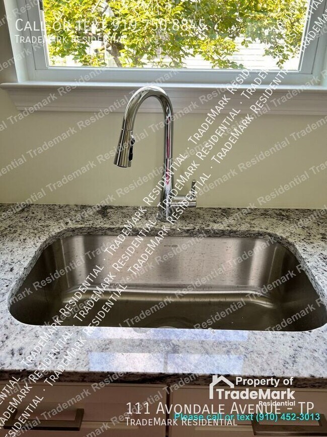 Building Photo - 111 Avondale Ave