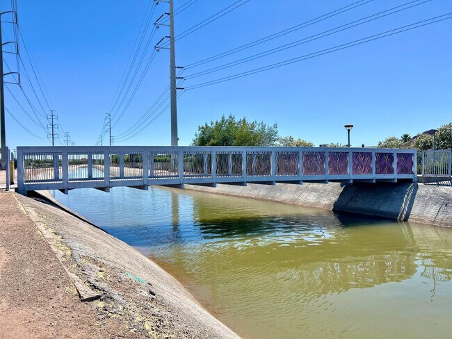 Building Photo - 6607 E Sheridan St