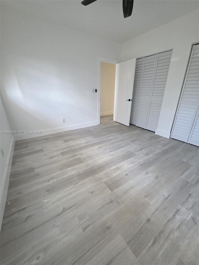 Building Photo - 7845 NE Bayshore Ct