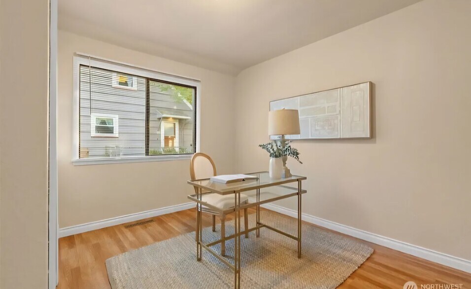 Building Photo - 3734 S Ainsworth Ave