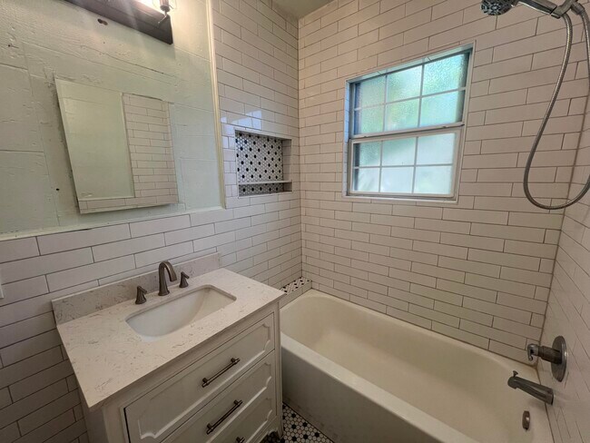 Building Photo - 2206 16th St