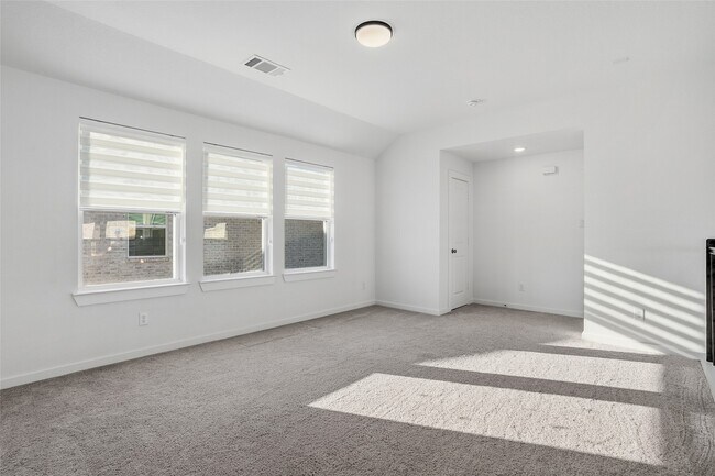 Building Photo - 21211 Metallic Blue Dr