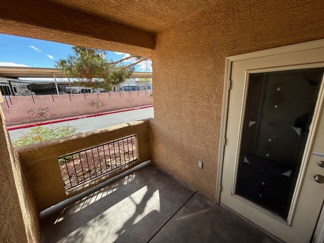 Building Photo - Charming condo in desirable West Las Vegas location