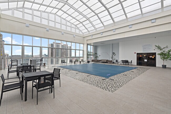 Building Photo - 1221 N Dearborn Pkwy