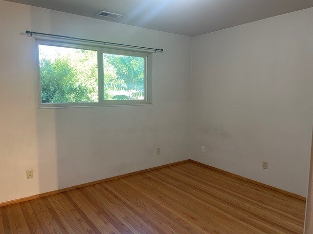 Master bedroom (#3) - 1208 Cypress Ln