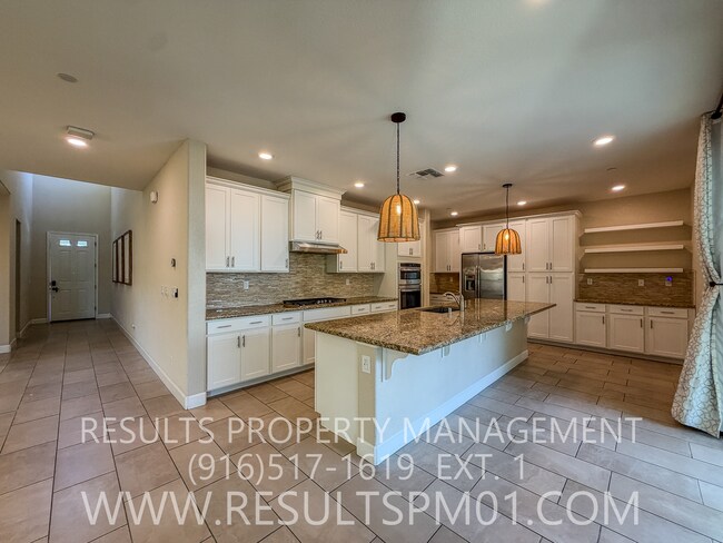 Building Photo - Must See! Lovely Former Model Smart Home 4 Bed 3 Bath