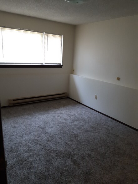 Building Photo - 14876 SE Taylor Ct