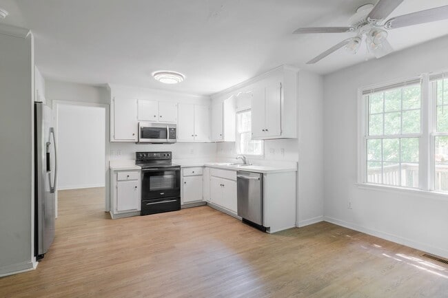 Building Photo - Great Home for Rent in the Lucks Lane Corr...