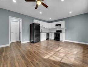 Building Photo - 5911 Grace Ln