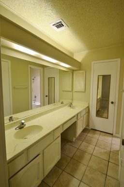 Building Photo - 4-2 Northwest SA Near UTSA, USAA, Lackland AFB