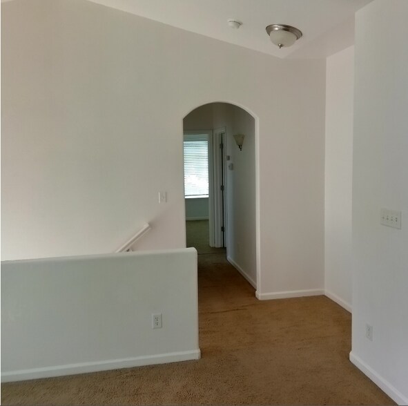 Building Photo - 623 Canyon Vista Way