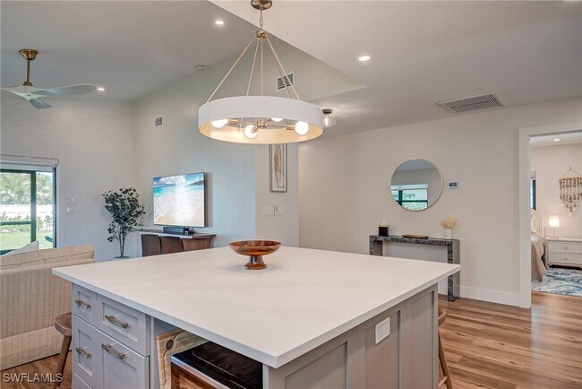 Building Photo - 577 98th Ave N