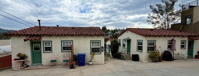 Behind of the bungalow - 2938 Rowena Ave